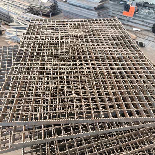 钢格栅钢格板在强压力下的变形分析和解决方案