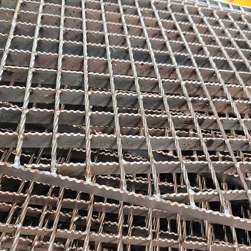 齿形钢格板钢格栅全面解析：安全性能与应用