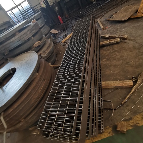 异形钢格栅钢格板水沟盖板：保障城市排水系统顺畅运行