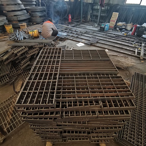 楼梯踏步板钢格栅钢格板的安全与美观