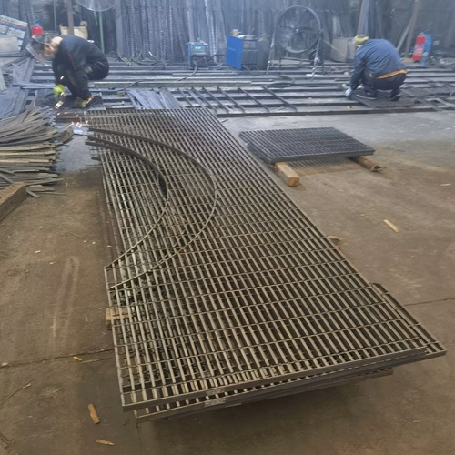 钢格栅板在音乐节舞台搭建中的表现让人惊喜