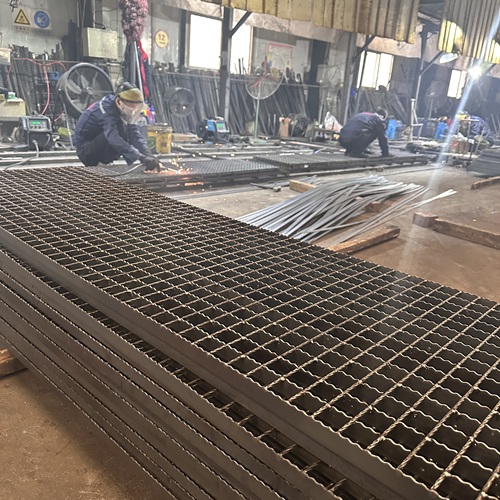 买钢格栅板别被低价迷惑了双眼