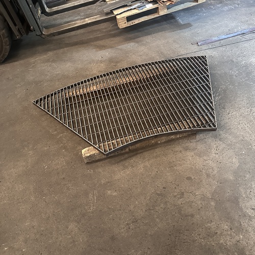 为什么越来越多工程师偏爱钢格栅板