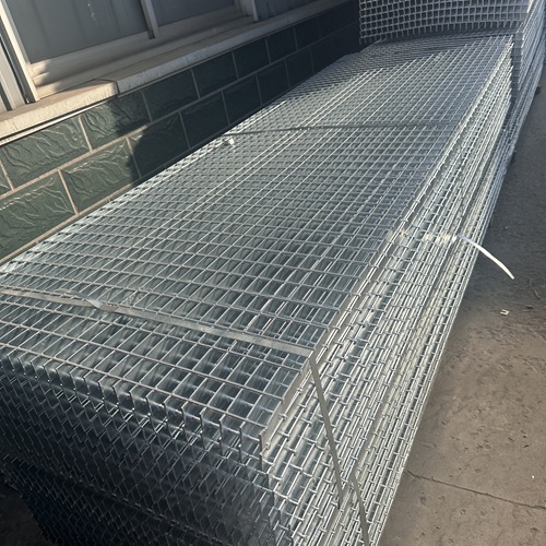 钢格栅板从工具到美学的华丽转身