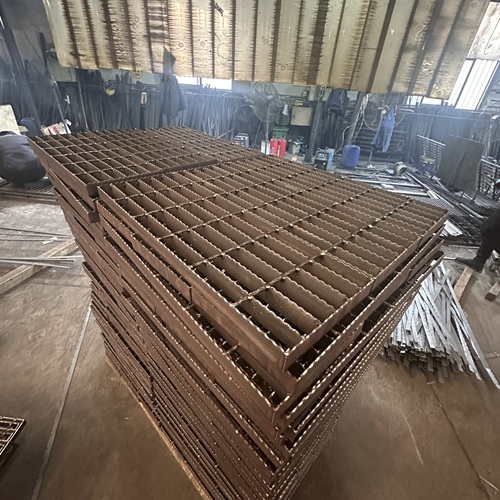 钢格栅板如何延长使用寿命？维护技巧分享