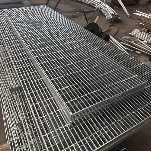 钢格板在冷链仓库的应用，防滑耐低温太实用