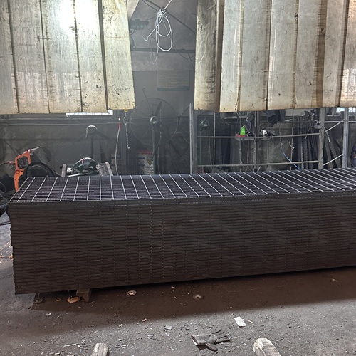 光伏电站平台用钢格板，承重强还适配户外环境