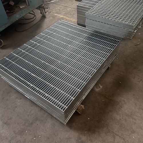 音乐节舞台离不开钢格板，轻便承重双达标