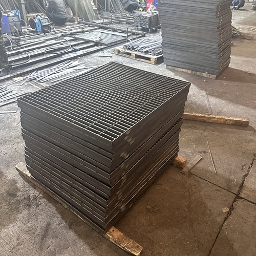 钢格板不是随便选的工况匹配才是关键