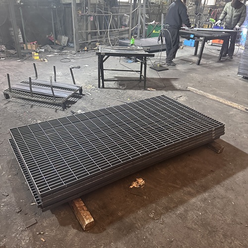 钢格板的质量检测标准有哪些？行业规范一览