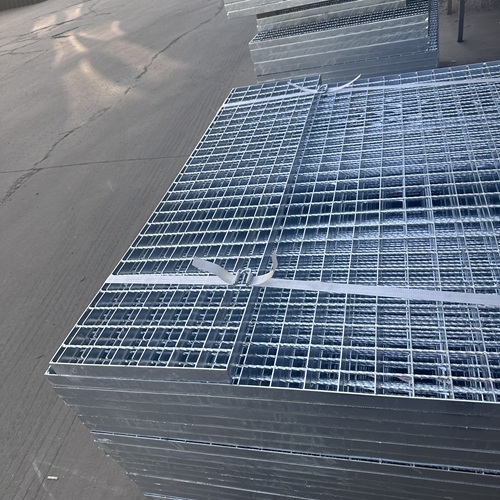 钢格板如何搭配支撑结构稳定性翻倍