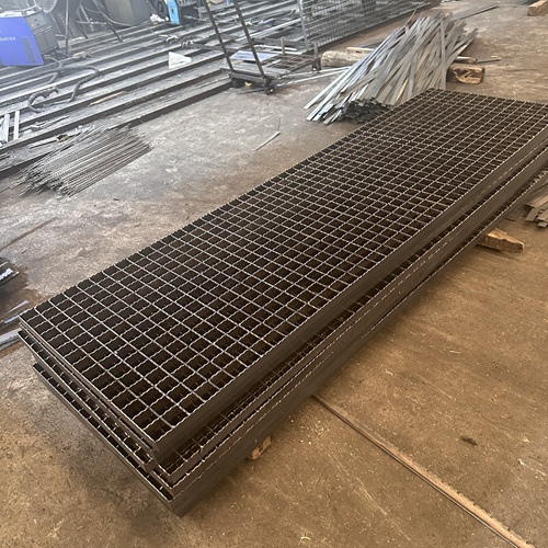 钢格板的逆袭从工业工具到场景主角