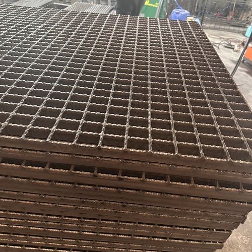 矿山作业平台钢格板用途与耐磨特性