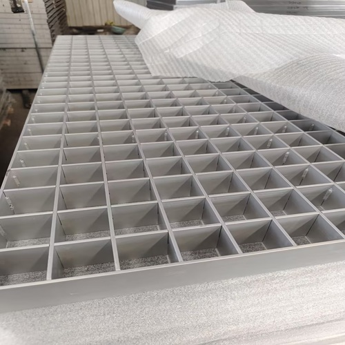 地铁隧道钢格板用途与防滑排水设计