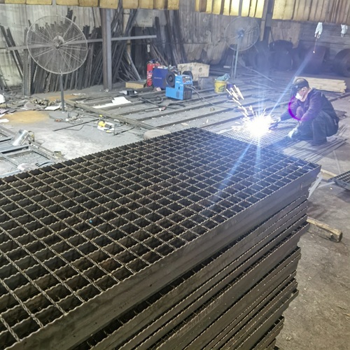 环保设备钢格板用途及过滤防护功能