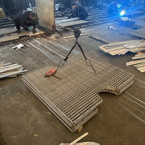 钢格栅密封条防止细小物体坠落